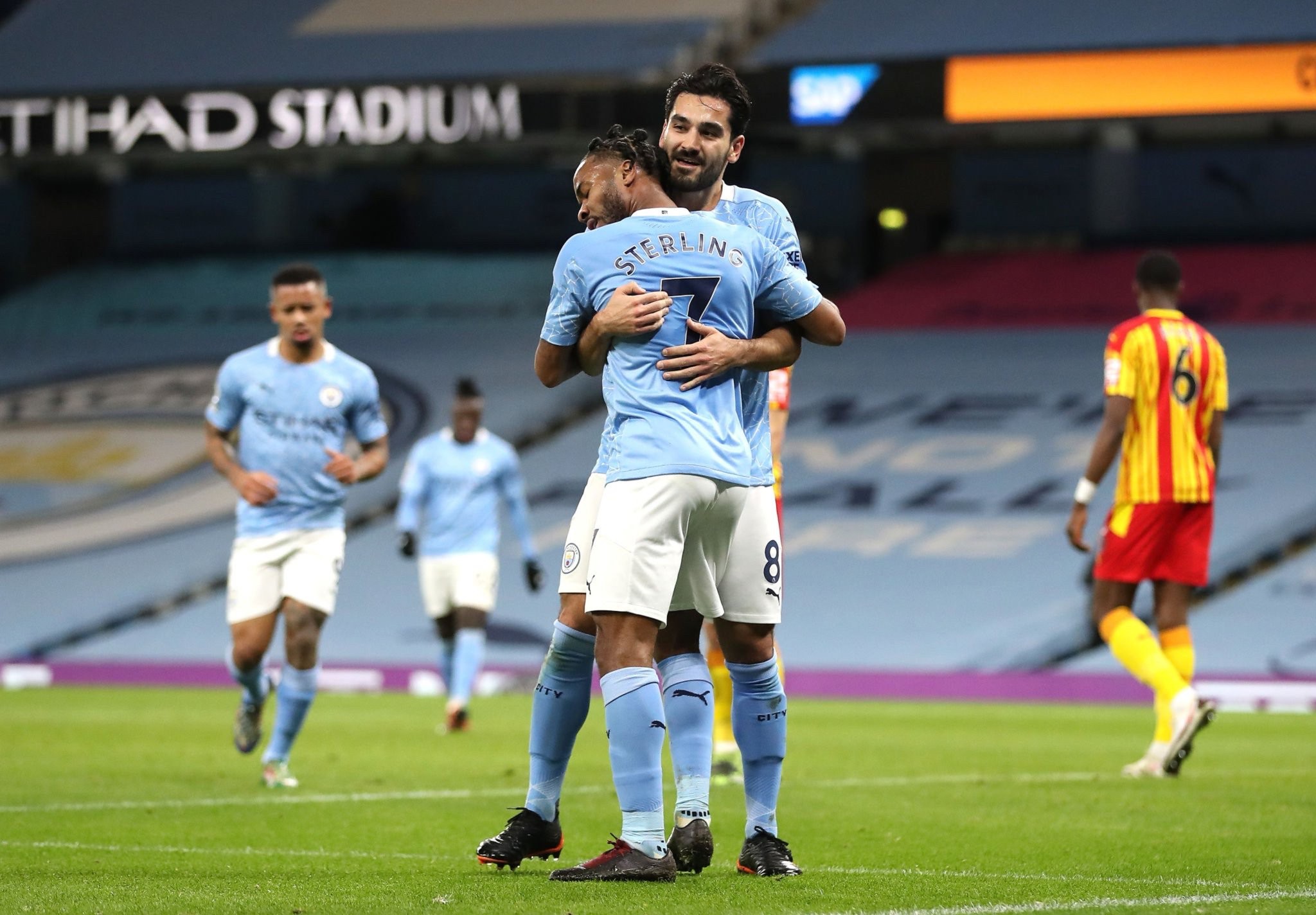 他不但提升 他不但提升